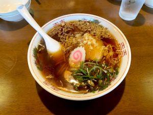 まず、昼食は横川にある「関所食堂」で、ニンニクラーメン！凄く美味しい！